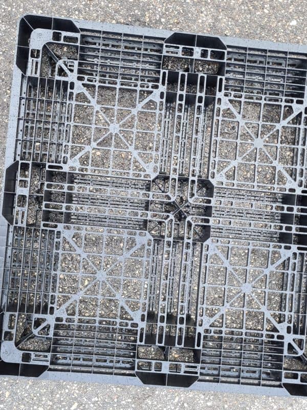 ⁦משטח פלסטיק כבד 110X110 (מאסיבי משומש)⁩ – תמונה ⁦2⁩