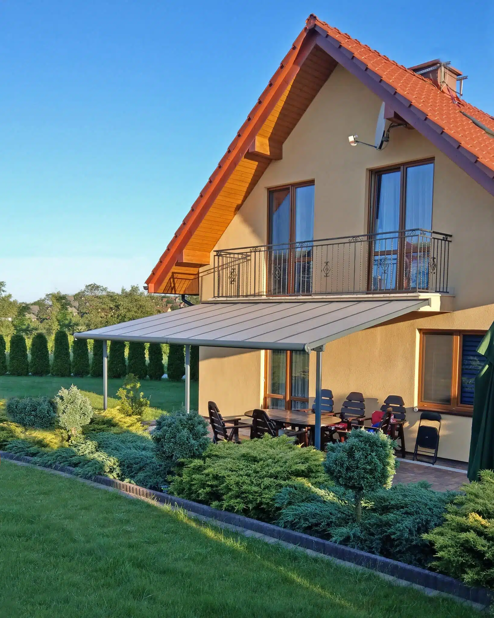 פרגולה סיארה - אלומיניום 3X5.46 אפורה ברונזה 5 פרגולה סיארה - אלומיניום 3X5.46 אפורה ברונזה