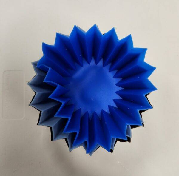 ⁦גביע סיליקון כחול Lunch Punch Silicone Cups - Blue⁩ – תמונה ⁦4⁩