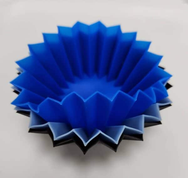 ⁦גביע סיליקון כחול Lunch Punch Silicone Cups - Blue⁩ – תמונה ⁦5⁩