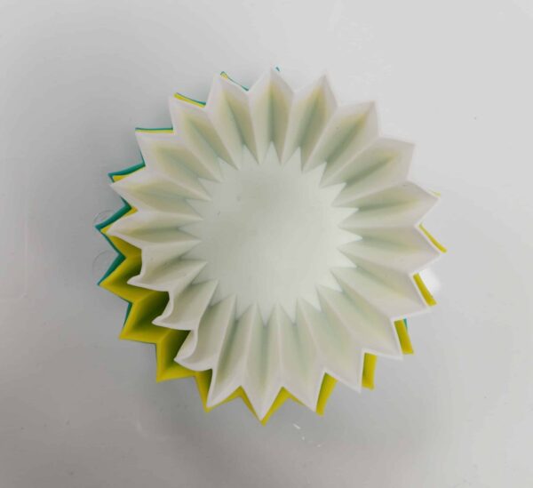 ⁦גביע סיליקון צהוב Lunch Punch Silicone Cups - Yellow⁩ – תמונה ⁦5⁩